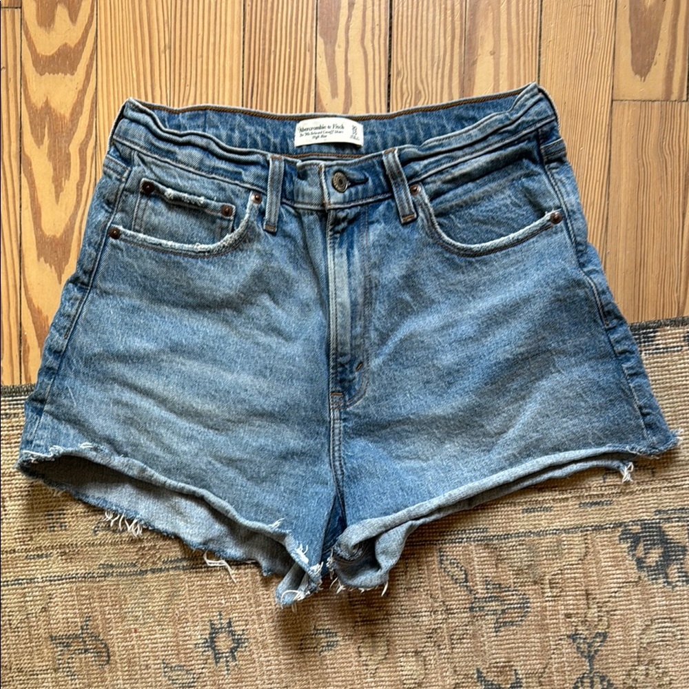 Abercrombie & Fitch 90s Relaxed Cutoff Short High Rise size 10
